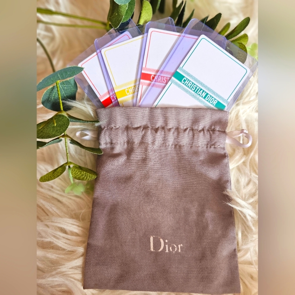 Dior: 4 pc Playcards + dustbag 💯